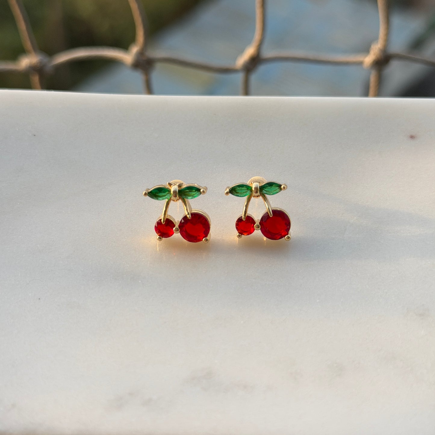 Cherry both leaf green